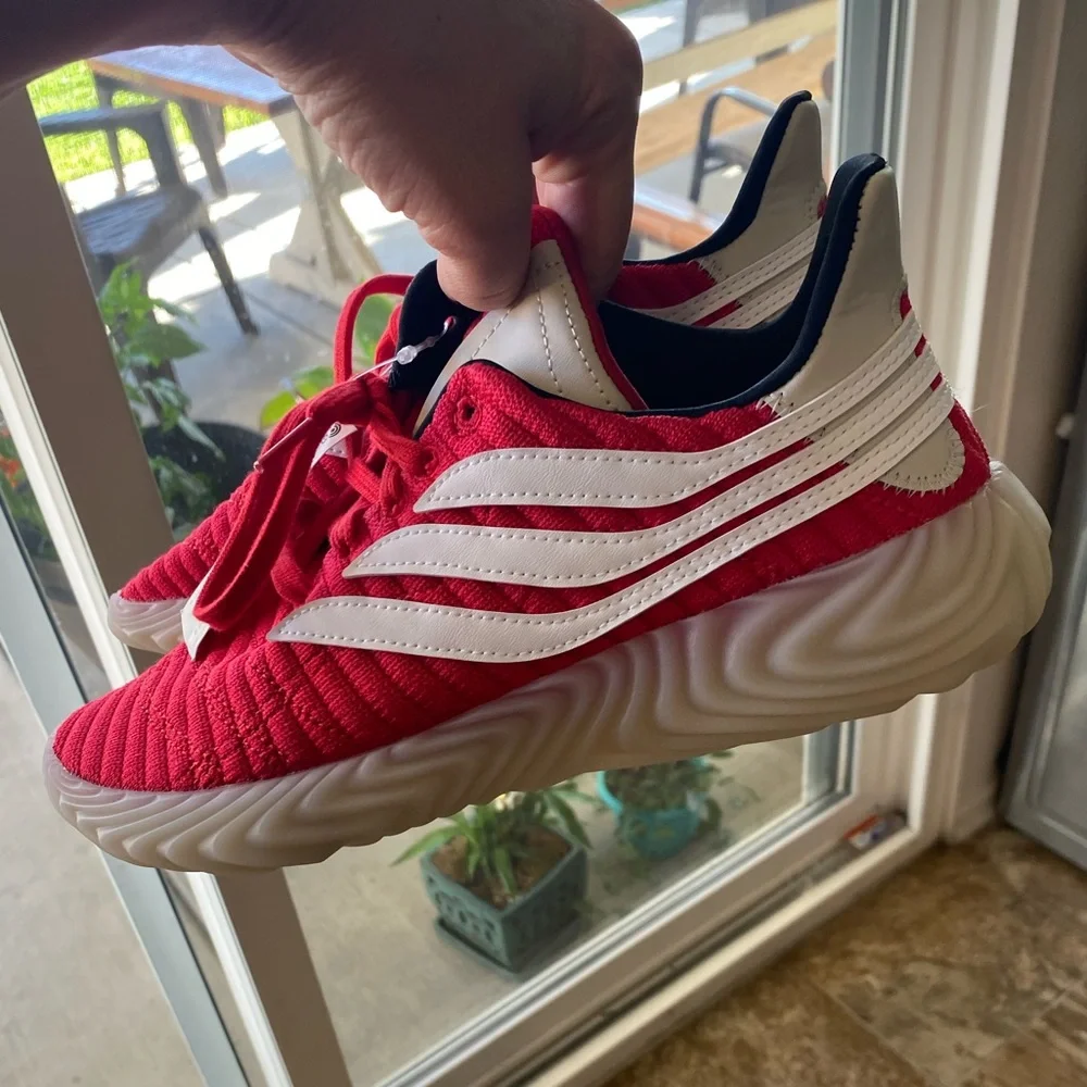 Adidas sobakvo red and white size 7 - Picture 1 of 12